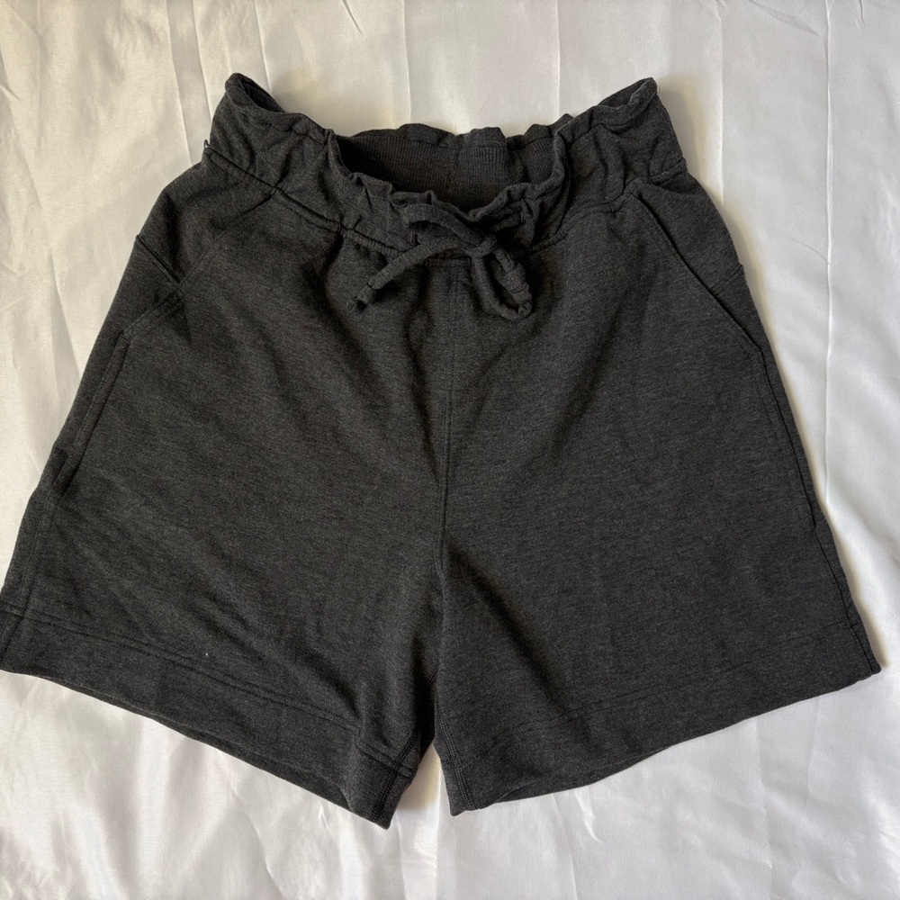 Lululemon Hello Sunday Short
Heathered Mod Black Size 4